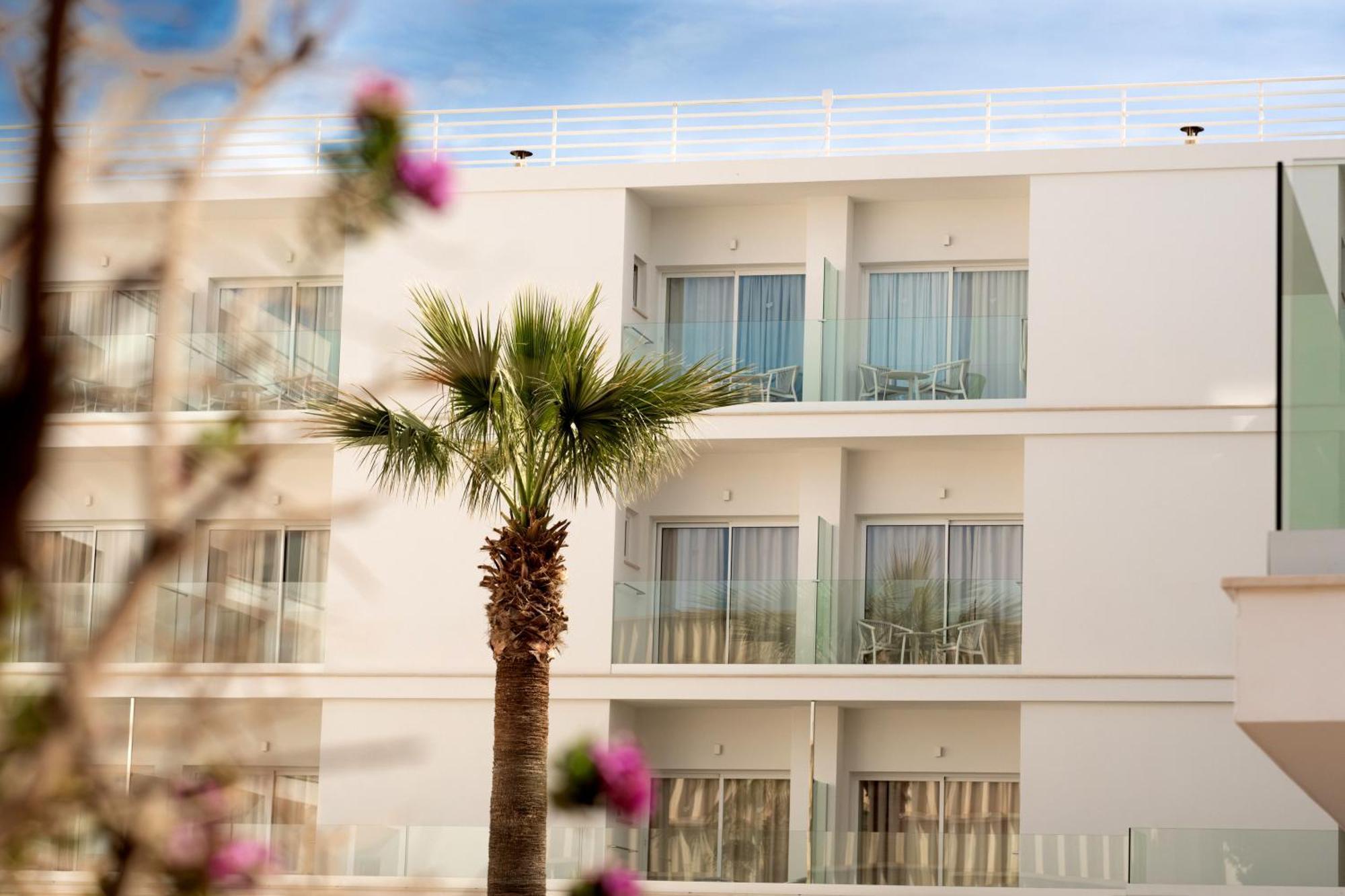 Hotel Capricho Кала Ратьяда Экстерьер фото